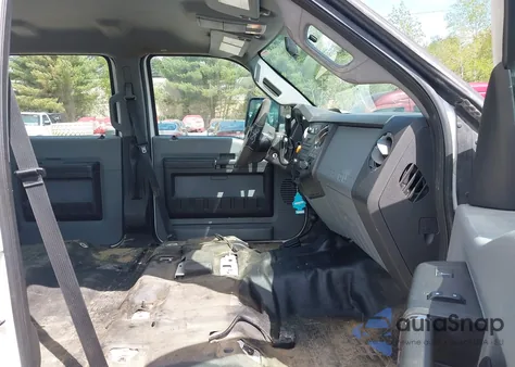 2014 Ford F-250 Xl z USA, uszkodzony, nr VIN 1FD7W2BT1EEB46915